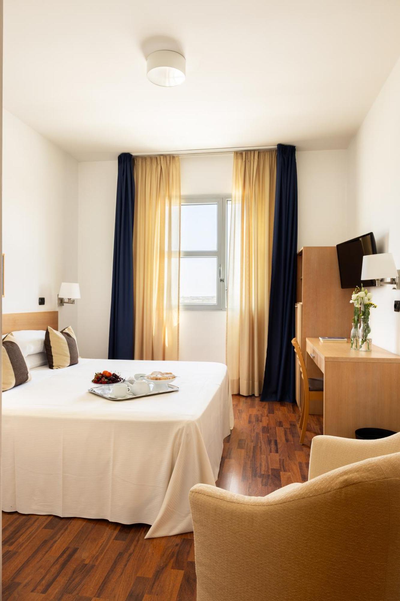 Majesty 4* Bari